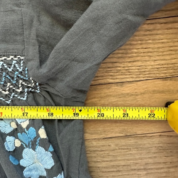 Siren Embroidered Blouse - Picture 5 of 7